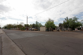 A & F Mobile Home Park in Chandler, AZ - Foto de edificio - Building Photo