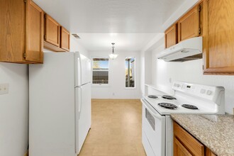 114 Kentucky St in Vallejo, CA - Building Photo - Building Photo