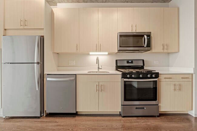 property at 643 S Clark St