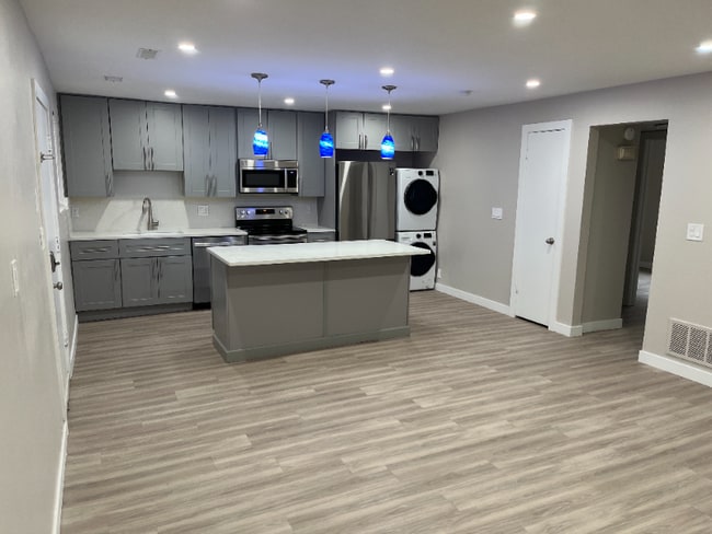 property at 4371 S Fairbourne Ave