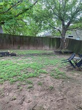 9011 Sanger Dr, Unit 1 in Austin, TX - Building Photo - Building Photo