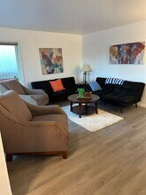 521 N St in Anchorage, AK - Building Photo - Building Photo