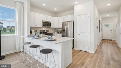 80 Alexander Wy in Mount Holly, NJ - Building Photo - Building Photo