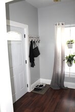 208 Warren St, Unit A in Glens Falls, NY - Foto de edificio - Building Photo