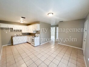 3224 W 8th Ave in Corsicana, TX - Building Photo - Building Photo