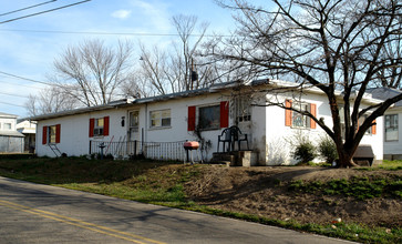 2102 Whittle Springs Rd in Knoxville, TN - Building Photo - Building Photo