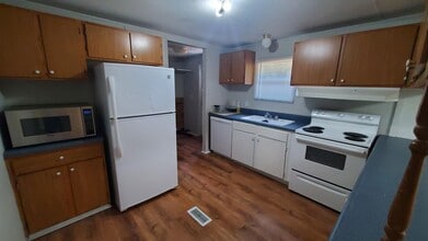 4221 Holcomb Cir in Flowery Branch, GA - Building Photo - Building Photo