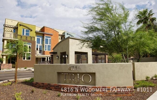 property at 4816 N Woodmere Fairway