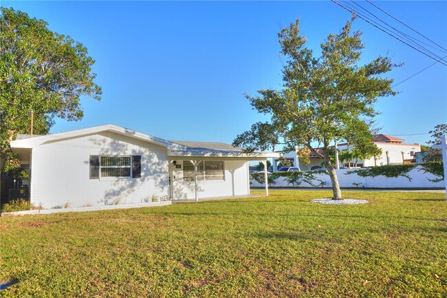 405 S Lake Dr in Clearwater, FL - Building Photo - Building Photo