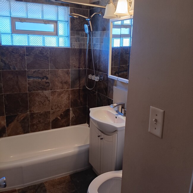 property at 1821 W 19th Ave