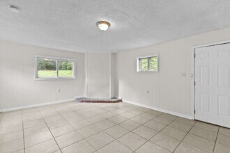 7138 Garesche Ave in Jennings, MO - Building Photo - Building Photo