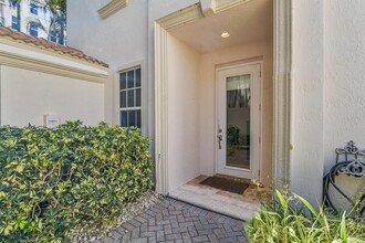 1153 Hillsboro Mile in Hillsboro Beach, FL - Foto de edificio - Building Photo