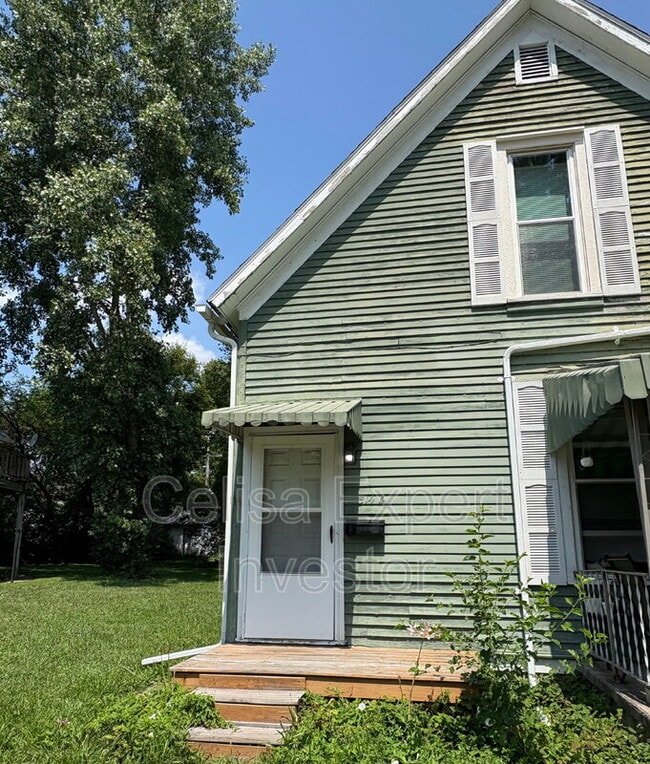property at 814 Grace Ave