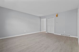 75 Saltonstall Pkwy in East Haven, CT - Building Photo - Building Photo