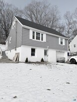 243 Sunshine Cir in Bridgeport, CT - Building Photo