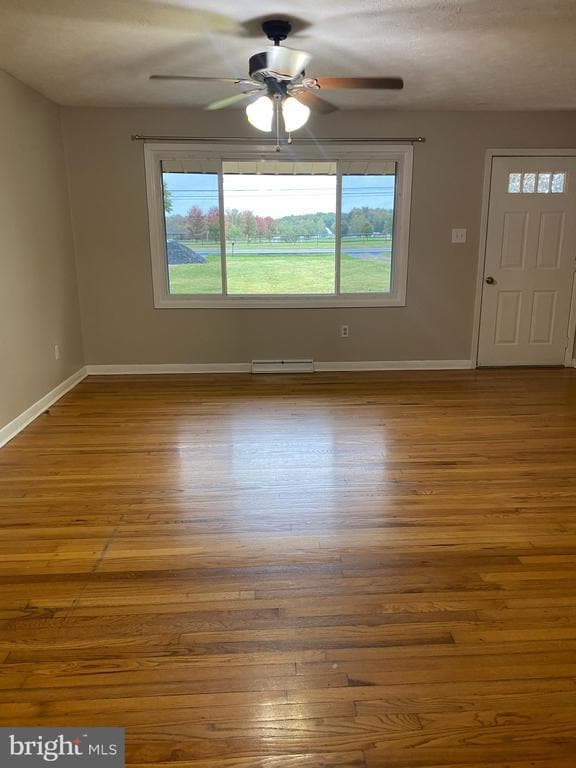 871 Fairfax Pike in Stephens City, VA - Building Photo - Building Photo