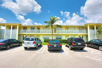 1395 SW 27th Ave-Unit -201 in Delray Beach, FL - Building Photo - Building Photo