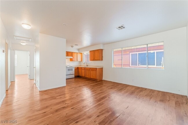 property at 375 N 15th St