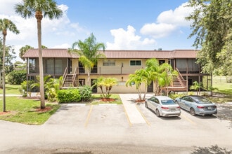Taylor Creek Condominiums in Okeechobee, FL - Building Photo - Building Photo