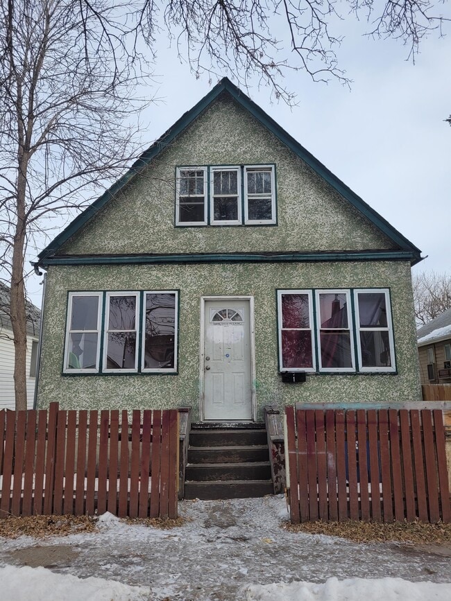 653 Pritchard Ave Winnipeg, MB Casas y apartamentos de Alquiler