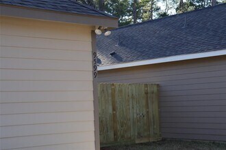 9599 Darkwood St in Willis, TX - Building Photo - Building Photo