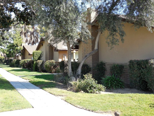 Ninth Street Apartments in Fresno, CA - Building Photo - Building Photo