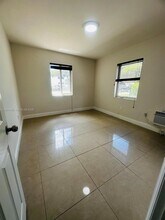 2401 SW 22nd St in Miami, FL - Building Photo - Building Photo