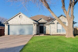 3407 Tipperary Dr in Grand Prairie, TX - Building Photo