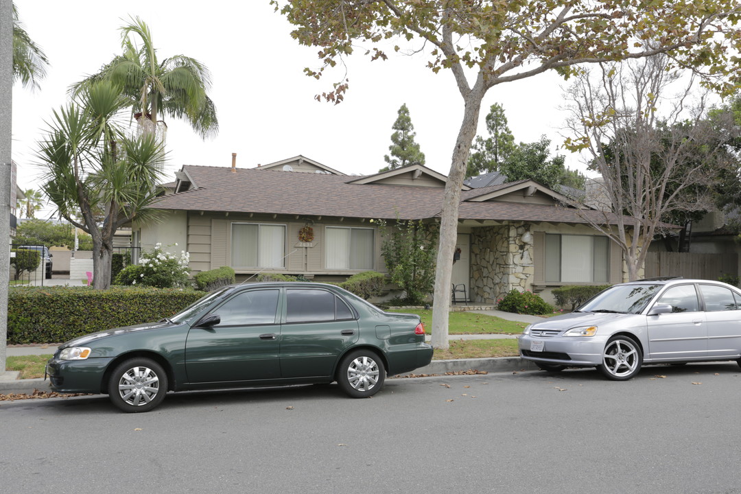 2631 W Juniper St in Santa Ana, CA - Foto de edificio