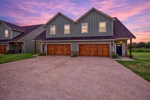 136 Eagle Meadow Dr in Weatherford, TX - Building Photo