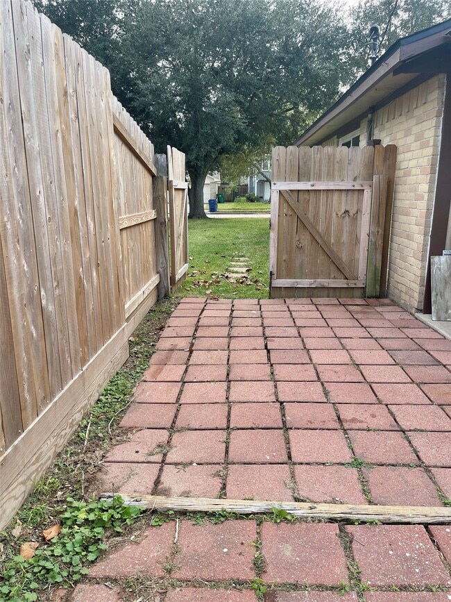 property at 1225 Clover Dr