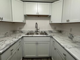 761 Englewood Ave in St. Paul, MN - Building Photo