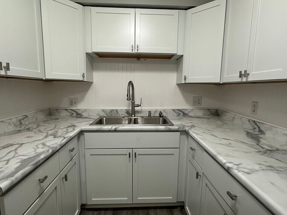 761 Englewood Ave in St. Paul, MN - Building Photo