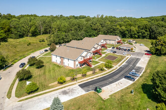 Sherwood Place in Council Bluffs, IA - Building Photo - Building Photo