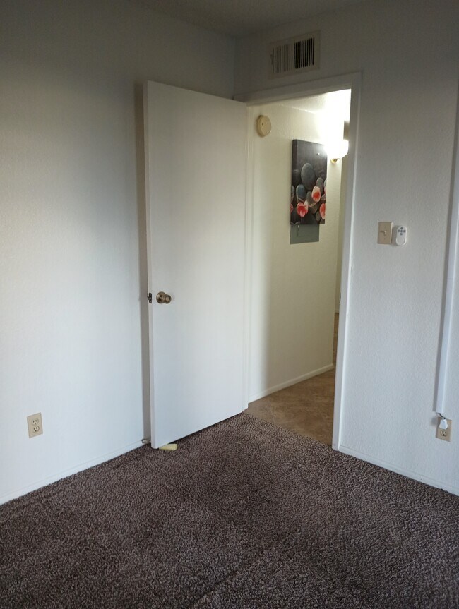 5757 W Eugie Ave in Glendale, AZ - Building Photo - Building Photo
