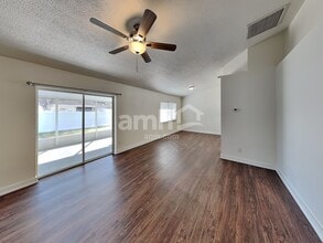 6707 64th Ln E in Palmetto, FL - Foto de edificio - Building Photo