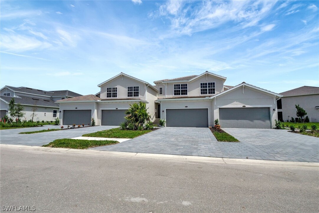 5697 Melbourne Ct in Ave Maria, FL - Building Photo