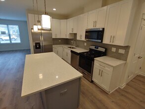 4211 N Harding Ave-Unit -1S in Chicago, IL - Building Photo - Building Photo