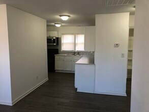 1928 N Hood St in Wichita, KS - Building Photo - Building Photo