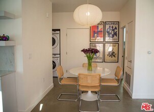 4826 Franklin Ave in Los Angeles, CA - Building Photo - Building Photo