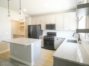 2804 Kincheloe Ct in Evansville, IN - Building Photo - Building Photo