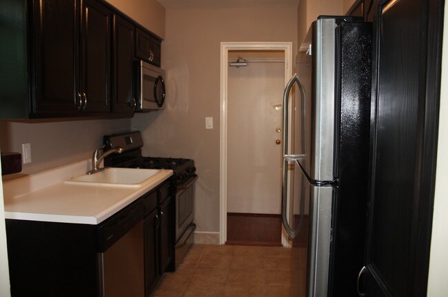 349 Bloomfield Ave-Unit -9 in Verona, NJ - Building Photo - Building Photo