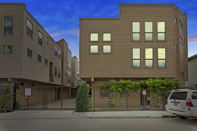 1420 Wilson St in Houston, TX - Building Photo - Building Photo