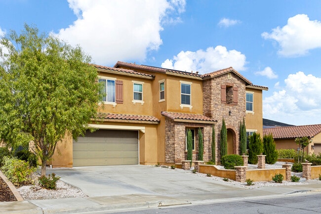 35676 Small Pine Ct