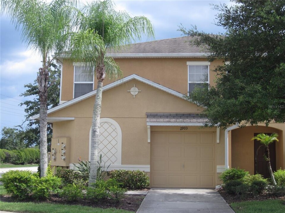 2903 Birchcreek Dr in Wesley Chapel, FL - Building Photo