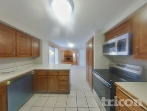 4845 Orleans Ln N in Plymouth, MN - Foto de edificio - Building Photo