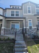 4350 W Dixon Way in Lehi, UT - Building Photo