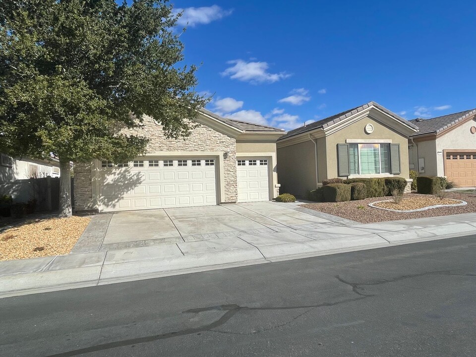 19548 Vermillion Ln in Apple Valley, CA - Building Photo