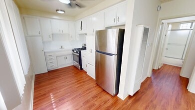 740 W. Laconia in Los Angeles, CA - Foto de edificio - Interior Photo