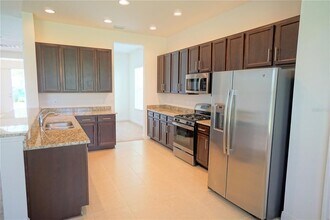 30835 Spruceberry Ct in Zephyrhills, FL - Building Photo - Building Photo